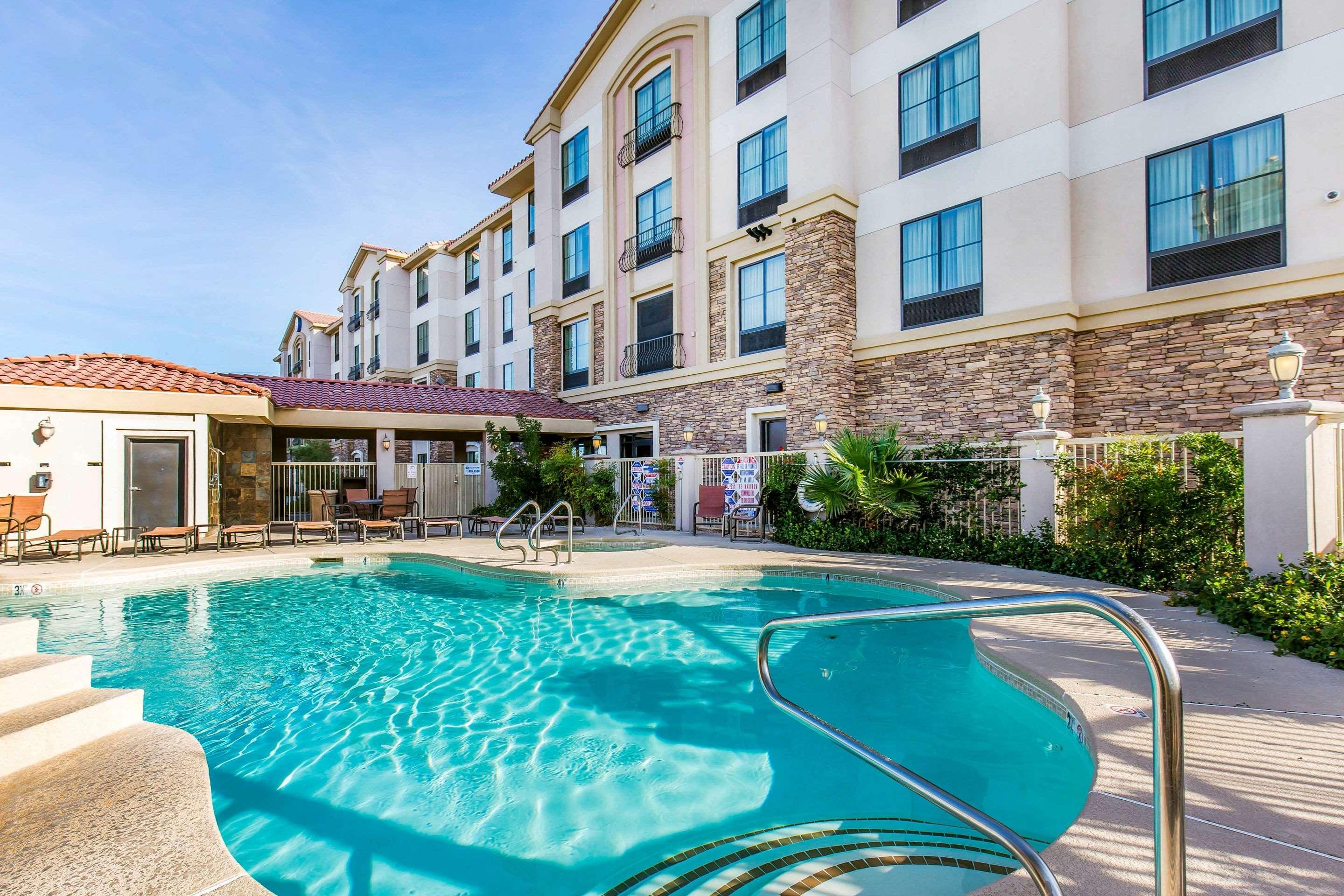 Comfort & Henderson - Hotel